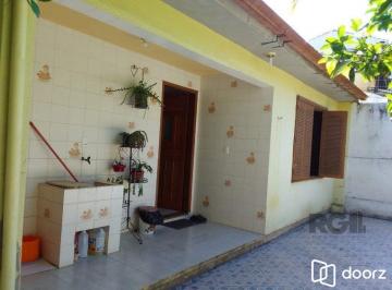 Casa · 244m² · 4 Quartos · Casa de 4 quartos com 243,58m² no Bairro Lomba do Pinheiro