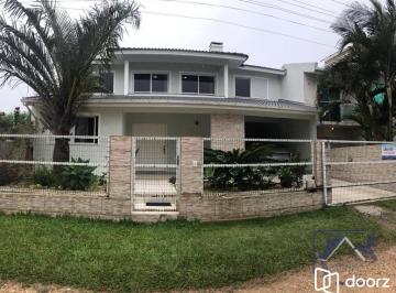 Casa · 150m² · 5 Quartos · 2 Vagas · Casa para Venda - 0m², 5 dormitórios, sendo 2 suites, 2 vagas - Village