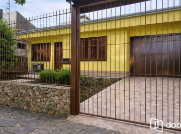 Casa · 111m² · 3 Quartos · 6 Vagas · Casa 3 Dormitórios com Suíte | Garagem 6 Carros | Pátio Amplo e Área Gourmet par