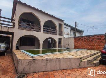 Casa · 220m² · 3 Quartos · 6 Vagas · Casa à venda - em Sarandi
