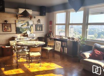 Apartamento · 160m² · 3 Quartos · Apartamento de 3 dormitórios, andar alto, 3 banheiros, elevador em Porto Alegre-