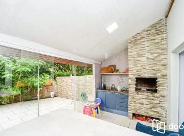 Casa · 108m² · 3 Quartos · 2 Vagas · Casa em Condomínio com 3 Quartos, Piscina, Quintal e 2 Vagas