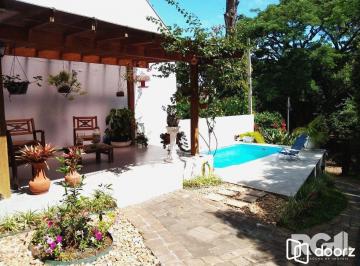 Casa · 330m² · 3 Quartos · 4 Vagas · Casa na Vila Assunção