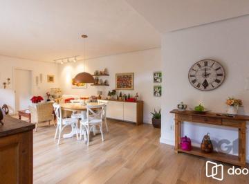 Casa · 271m² · 5 Quartos · 4 Vagas · Casa térrea, 3 quartos, edícula, com 2 suites, pátio - Bairro Guarujá