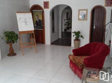 Comercial · 250m² · Casa comercial ou residencial com 2 pisos,,próximo Av.Cristovão Colombo
