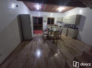 Casa · 100m² · 3 Quartos · 2 Vagas · Sobrado no bairro Hípica