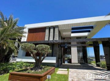 Casa · 426m² · 5 Quartos · 2 Vagas · Excepcional sobrado 5 dormitórios com 5 suítes, totalmente mobiliado e ricamente