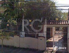 Terreno · 285m² · terreno localizado no bairro Menino Deus, podendo ser construído prédio comercia
