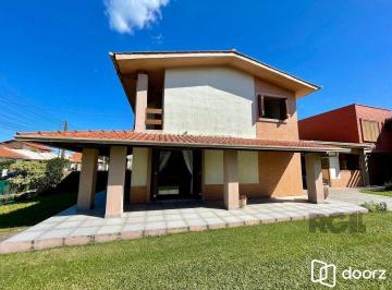 Casa · 5 Quartos · 3 Vagas · Belíssimo sobrado em condomínio
