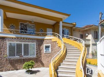 Casa · 149m² · 3 Quartos · 3 Vagas · Sobrado à venda no Bairro Medianeira, reformado, 3 quartos, lareira, churrasquei