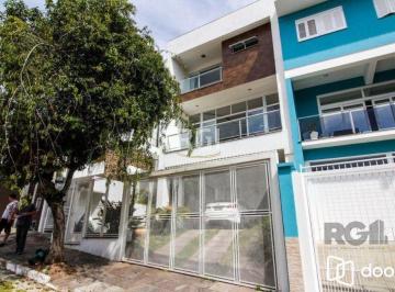 Casa · 300m² · 3 Quartos · 4 Vagas · Casa para Venda - 300m², 3 dormitórios, sendo 1 suites, 4 vagas - Teresópolis