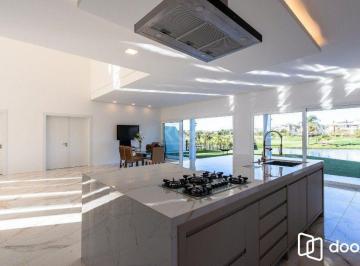 Casa · 388m² · 5 Quartos · 4 Vagas · Casa Condominio para Venda - 388m², 5 dormitórios, sendo 3 suites, 4 vagas - Ter
