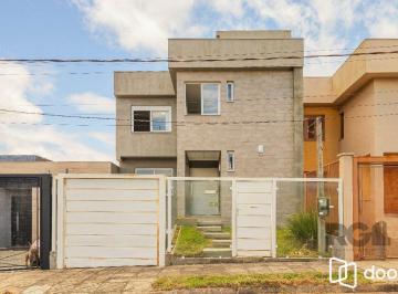 Casa · 185m² · 3 Quartos · 2 Vagas · Sobrado, 185 metros quadrados privativo, com 3 quartos, 1 suíte, Living e cozinh
