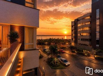 Apartamento · 139m² · 3 Quartos · 2 Vagas · Ap Garden de Alto Padrão com Terraço Privativo e Vista Permanente para o Guaíba