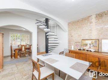 Casa · 224m² · 4 Quartos · 4 Vagas · Casa de 4 dormitórios no bairro Três Figueiras