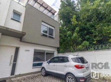 Casa · 196m² · 3 Quartos · 2 Vagas · Casa impecável e mobiliada, com 3 niveis, possui 3 dormitórios sendo 1 suíte, 4
