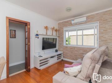 Apartamento · 71m² · 2 Quartos · Apartamento de 2 dormitórios á venda no Bairro Teresópolis - Porto Alegre.