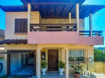 Casa · 240m² · 4 Quartos · 2 Vagas · Excelente casa de 240m² com 4 dormitórios e 2 vagas.