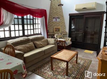 Casa · 330m² · 6 Quartos · 3 Vagas · Casa para Venda - 330m², 6 dormitórios, 3 vagas - Cavalhada