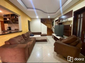 Casa · 199m² · 3 Quartos · 3 Vagas · Casa de 3 quartos e 3 vagas de garagem em Canoas.