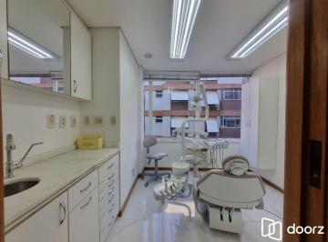 gabinete equipado · Comercial à venda - em Menino Deus