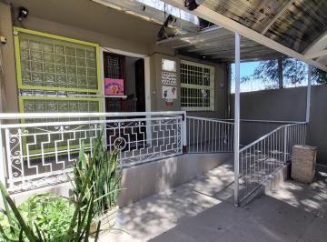 Comercial · 66m² · 5 Quartos · 1 Vaga · Comercial à venda - em Menino Deus