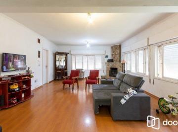 Casa · 273m² · 4 Quartos · 3 Vagas · Casa à venda - em Medianeira