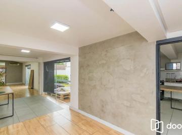 Casa · 337m² · 4 Quartos · 2 Vagas · Casa a venda, 4 quartos, 2 vagas, 4 banheiros, Bairro Chacara das Pedras, em Por