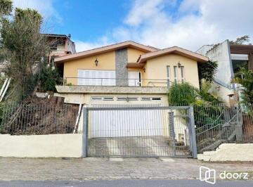 Casa · 395m² · 5 Quartos · 2 Vagas · casa com 525 m2 de terreno , casa área construída 395 m2 de área, com 05 dormito