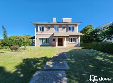Casa · 521m² · 5 Quartos · 4 Vagas · Residência Alto Padrão