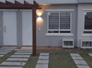 Casa · 88m² · 2 Quartos · 1 Vaga · Casa em Condomínio com 02 quartos e 01 vaga no Bairro Campo Novo