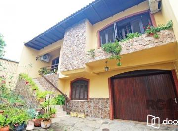 Casa · 155m² · 3 Quartos · 2 Vagas · Excelente casa de 154m² com 3 dormitórios e 2 vagas.