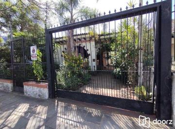 Comercial · 200m² · 4 Vagas · Casa comercial térrea na Av. Aparício Borges - bairro Teresópolis