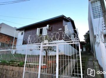 Casa · 90m² · 5 Quartos · 5 Vagas · Casa para Venda - 90m², 5 dormitórios, sendo 1 suites, 5 vagas - Teresópolis