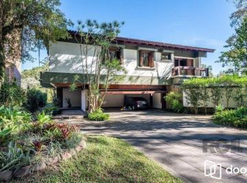 Casa · 650m² · 4 Quartos · 5 Vagas · CASARÃO À MODA ANTIGA