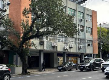 Comercial · 78m² · 1 Quarto · sala comercial grande prédio com elevador no bairro Rio Branco em Porto Alegre