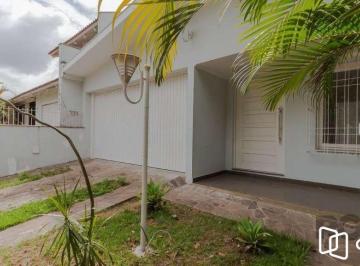 Casa · 230m² · 3 Quartos · 2 Vagas · Casa 03 quartos, Bairro Sarandi.
