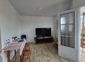 Casa · 324m² · 2 Quartos · 4 Vagas · Belíssima casa de 2 dormitórios com um amplo pátio na cidade de Passo Fundo