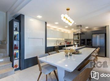Casa · 360m² · 5 Quartos · 3 Vagas · Espetacular 2 Casa Residencial de 5 Quartos e Piscina em Porto Alegre