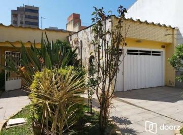 Casa · 207m² · 4 Quartos · 4 Vagas · Casa com 4 dormitórios no bairro Passo da Areia