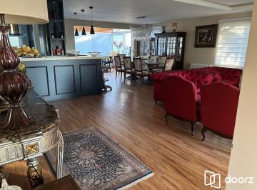 Casa · 430m² · 4 Quartos · 4 Vagas · Vende-se luxuosa casa com 4 suítes e 430m² - Gramado