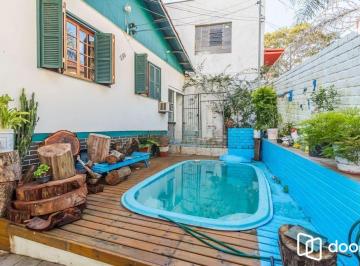 Casa · 216m² · 3 Quartos · 2 Vagas · CASA 03 dormitórios, 2 suítes, 216m² privativos com piscina no BAIRRO MEDIANEI