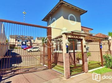 Casa · 146m² · 3 Quartos · 2 Vagas · Casa em condomínio com 3 dormitórios e pátio – Jardim Lindóia