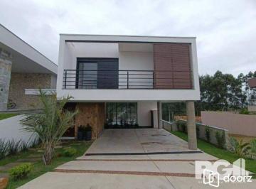 Casa · 200m² · 3 Quartos · 4 Vagas · Casa à venda - no Centro