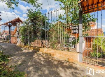 Casa · 256m² · 6 Quartos · 4 Vagas · Casa de 6 dormitórios à venda No Bairro Jardim do Salso - Porto Alegre
