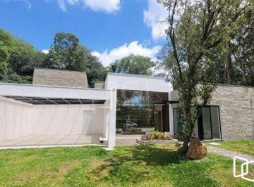 Casa · 225m² · 4 Quartos · 2 Vagas · Casa fantástica ao lado do Lago Negro em Gramado.