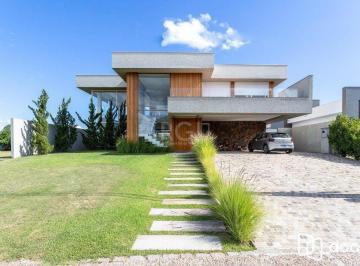 Casa · 411m² · 3 Quartos · 6 Vagas · Casa Condominio para Venda - 380m², 3 dormitórios, sendo 3 suites, 6 vagas - Ter