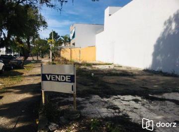 Terreno · 282m² · TERRRENO DE ESQUINA COM 8,80 DE FRENTE E 32,50 DE FRENTE A FUNDOS