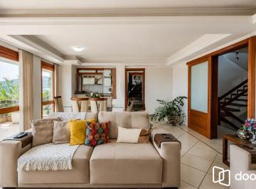 Casa · 383m² · 4 Quartos · 2 Vagas · Casa com 382m², 4 quartos e 2 vagas