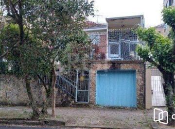 Casa · 220m² · 3 Quartos · 2 Vagas · Casa de 3 dormitórios, 2 vagas - Petrópolis